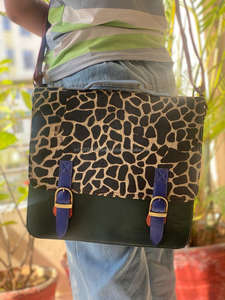 ใหม่สไตล์ตะวันตกรีไซเคิลหนังสตั๊ดสีสลิงกระเป๋าคุณภาพสูงผู้หญิงสัตว์ขนสัตว์หนัง Two In One กระเป๋าถือและกระเป๋าเป้สะพายหลัง - Product Image 5