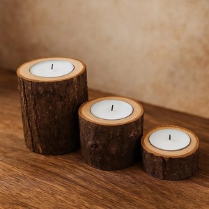 Candelabro de Madera de Estilo Antiguo con Acabado Desgastado para Casa de Campo, Disponible a Precio de Mayoreo - Product Image 3