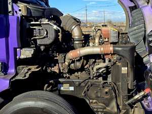 VENTE FLASH - SOLDE EXCEPTIONNEL - Camion semi-remorque T680 2022 avec cabine couchette - Toit surélevé de 76 pouces - 455 CV - Boîte automatique 12 vitesses - Expédition mondiale - Product Image 5