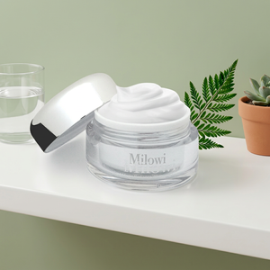 ครีม MILOWI V2 MAGIC RADIANCE WHITENING 50 กรัม ครีมลดเลือนริ้วรอยเพื่อผิวกระจ่างใสทันที ช่วยเติมความชุ่มชื้นให้ผิวเปล่งประกาย - Product Image 1
