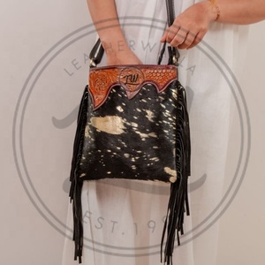 Genuine <b>Leather</b> <b>Tooling</b> carving stitch Handmade Tassel Crossbody Bag Daily Used High Quality Latest Fashion <b>Leather</b> Bag Women - Product Image 1