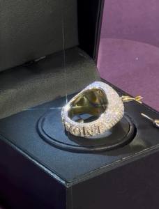 Bague en moissanite sertie de diamants de luxe |   Bijoux Hip Hop avec design de cible de tir |   Bague en argent 925 personnalisée - Product Image 4