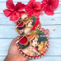 Nouvelle arrivée 2024 Designer Radha et Krishna Kumkum, Chawal Gotta Work Thali's Plates Beautiful Moti Work Thali's for Puja Favors