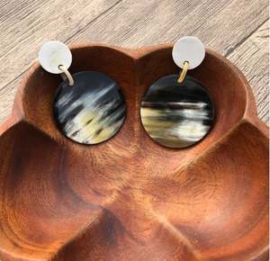 Cuerno Tops Ecológico Hecho a mano Moderno Tamaño personalizado Pendientes de cuerno de búfalo para mujer - Product Image 5