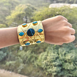 Bracelet ouvert en agate naturelle du Botswana, accessoires de mode de créateur, laiton massif plaqué or 18 carats, bijoux faits à la main - Product Image 4