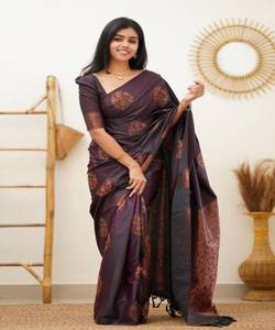 FASHIONABLE SUAVE LICHI SEDA JACQUARD TRABAJO SAREE CON BLUSA SIN COSTURA ROPA FORMAL PRECIO AL POR MAYOR ROPA ÉTNICA MORADA - Product Image 1