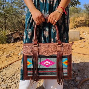 Bolsos de mano de cuero azteca con herramientas hechas a mano reales LW, bolso de compras elegante para mujer, accesorios perfectos de estilo Vintage, bolsos de cuero - Product Image 3