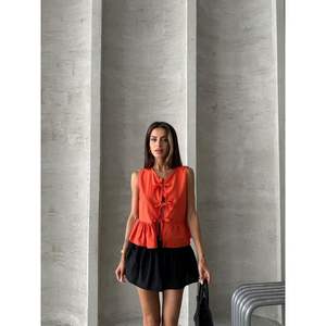 Blusas y Camisas para Mujer Topshow, Diseño con Lazo Frontal Naranja, Blusa al por Mayor - Product Image 3