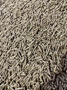 Briquette de granulés de bois à haute énergie 6mm 8mm Vietnam provenant de sources de bois dur mélangées - Product Image 2