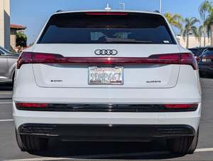 Audi E-tron Premium Plus Quattro AWD 2021, SUV Impresionante - Product Image 5