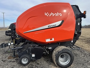 Empacadora redonda Kubota BV5160 2023 para heno con motor central y componentes de caja de cambios - Product Image 6