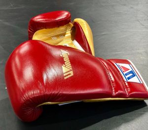 New Arrival Winning Leather Boxing Gloves with Personalized logo Professional Training Sparing MMA Boxing Gloves - Product Image 3