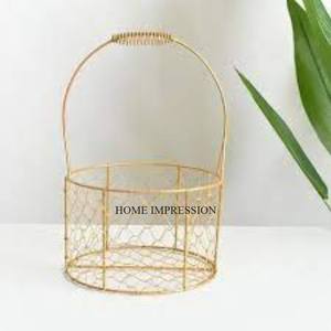 Cadre en fil de métal enduit de poudre de couleur blanche avec manche en bois pour une meilleure prise en main Fournitures de panier de fruits et de pain de première qualité - Product Image 1