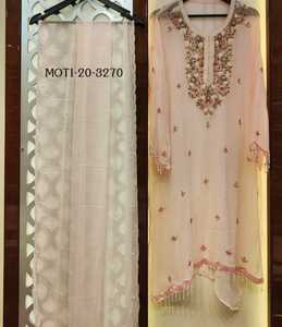 Costumes de créateurs modernes brodés à la main non cousus vêtements indiens et pakistanais - Product Image 1