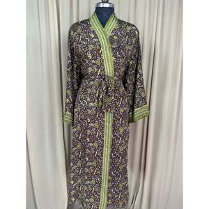 Vestido Kimono de Seda Reciclada Estilo Boho Chic Vintage para Mujer, Ideal para la Playa, Resort, Casa o como Bata de Baño - Product Image 1