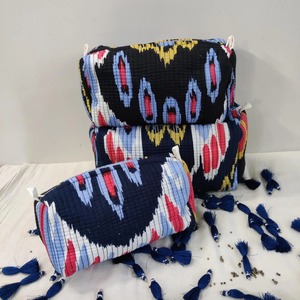 Hermoso Juego de 3 Bolsas de Maquillaje Negras Acolchadas de Algodón, Hechas a Mano con Patrón Vintage, Impermeables, Ecológicas y Duraderas, Ideales para Regalo - Product Image 1