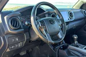 Toyota Tacoma TRD 2020 Usada en Buen Estado, Doble Cabina 4x4 4WD con Diferencial Trasero Bloqueable y Modificaciones Todoterreno - Product Image 4