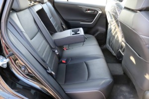 Toyota RAV4 2023 Económico con Volante a la Izquierda/Derecha - Product Image 3