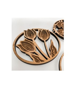 Posavasos de madera con diseño de corte por láser con patrones florales rosas detallados, ideal para decoración de regalo de boda romántica rústica - Product Image 5