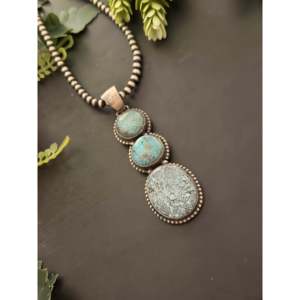 Pendentif Ella Peters Kingman en argent sterling et turquoise, design toile d'araignée vintage, serti clos, cadeau pour enfants, motif numéro, animal, insecte - Product Image 4