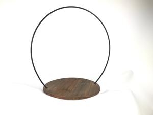 Support à gâteau moderne en bois avec poignée en métal noir, idéal pour la présentation en boulangerie, les tables d'événements et la présentation de desserts, en provenance d'Inde - Product Image 5