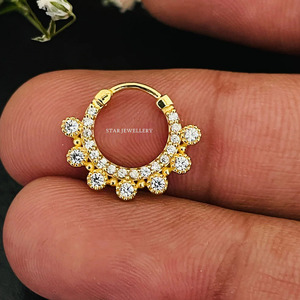 Ensemble de lunette en or massif 14 carats Miligrain Diamond Daith Clicker Fine Jewelry. - Product Image 1