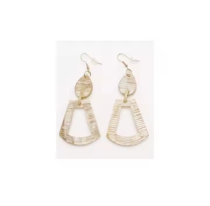Boucles d'oreilles classiques uniques en corne pendantes Conception en laiton en corne de buffle naturelle Boucle d'oreille en corne de buffle de luxe par glowin fashion - Product Image 4