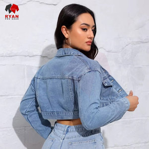 Veste en jean pour femme avec surpiqûres de qualité supérieure, boutons durables et une coupe décontractée confortable - Product Image 6