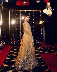 Ensemble Lehenga en soie Kasturi et Georgette pour mariage indien, avec sequins et broderie Dori, et dupatta en tulle avec sequins et broderie Dori - Product Image 2