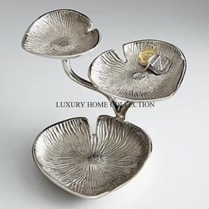 Cuencos de metal artesanales con un toque artesanal distintivo ideal para comedores contemporáneos y de temática rústica - Product Image 4