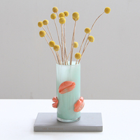 Collection de vases cylindriques en verre soufflé à la main avec détail de relief sur le rebord, texture gaufrée, décoration artistique moderne pour la maison, vente en gros