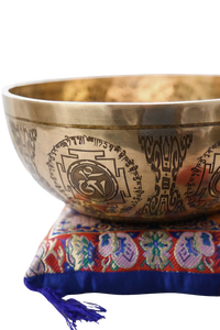 ขันร้องเพลงทิเบตทองเหลืองแกะสลักลายพิเศษขนาดใหญ่พิเศษ พร้อมลวดลายสลักแบบกำหนดเอง - ขันบำบัดขนาดพิเศษจากเนปาล - Product Image 2