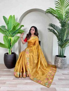 NEETA CREATION Fabricant Direct Premium Réversible infroissable Vêtements de fête Chemisier non cousu Pièces de soie brodée - Product Image 4