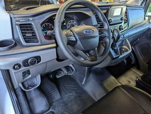 Gran Oferta: Ford Transit Cargo 250 de Techo Alto LBR RWD Usado, Año 2022 - Product Image 2