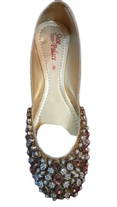 Fabriqués à la main dames Khussa chaussures traditionnelles indiennes Punjabi Jutti pour femmes pakistanais Khussa chaussures perlées femmes Khussa - Product Image 6