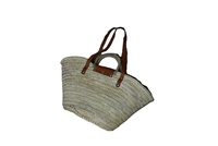 Sac seau en paille de style vintage avec deux poignées et fermeture ouverte pour femmes par Moroccansoul, fabriqué au Maroc, modèle 776
