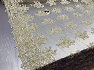 Napperon perlé Chargeur rond fait à la main pour salle à manger de luxe et décor de vacances Pièce unique perlé à la main, napperon, pendaison de crémaillère - Product Image 3