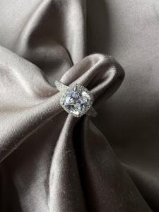 Bague de fiançailles en diamant de laboratoire brillant de 2 carats, solitaire minimaliste, fabriquée en or massif 14 carats - Product Image 5