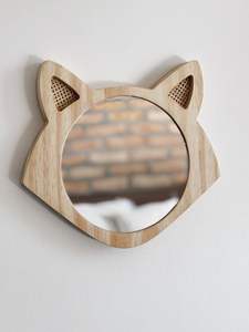 Sculpture murale abstraite en métal au design moderne fait à la main pour la décoration intérieure du salon, de la chambre à coucher ou du bureau - Product Image 4