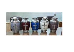 2023 classique funéraire fournitures cendres urnes taille Standard émail finition animaux de compagnie cendres laiton métal crémation urne à prix abordable - Product Image 2