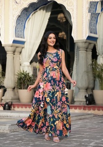 Colección de verano de vestidos de rayón florales para adultos Venta en línea disponible - Product Image 3