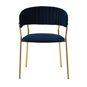 Elegante silla de metal fabricada con una construcción de acero reforzado diseñada para proporcionar comodidad duradera en áreas de asientos interiores. - Product Image 3