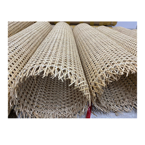 Rollo de correas de ratán de calidad artesanal utilizado para revitalizar puertas de armarios de respaldo de sillas y marcos de muebles delicados - Product Image 1