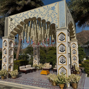 Mariages en plein air Style Jharokha Miroir Mandap Tendance Destination Événements Piliers en bois Mandapam Décorations personnalisées Configuration - Product Image 6