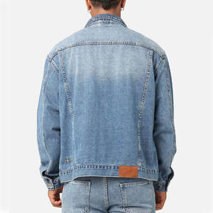 Veste en jean enduite personnalisée avec col montant et option de logo avant pour homme-Marque pour magasins de mode ou style personnel - Product Image 2