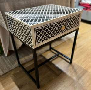 Table de chevet de luxe élégante du fabricant indien Tiroirs de chevet au design moderne de qualité supérieure en bois métal usage domestique disponible en vrac - Product Image 2