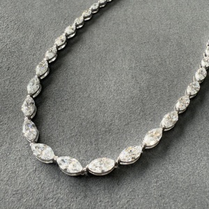 Premium 10.55 CTW Lab Grown Marquise Diamant Collier 14K/18K Or Plaqué Rhodium Style Ethnique Parfait Anniversaire Spécial - Product Image 1