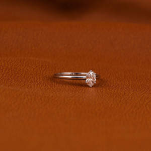 Anillo de compromiso de diamante cultivado en laboratorio rosa claro certificado Oro sólido de 14KT con ajuste de bisel Retrato Solitario Certificado IGI - Product Image 6