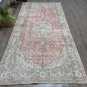 Vintage Rug 5x9.9 ft, <b>Red</b> White Patchwork <b>Wool</b> Turkish Rug - Product Image 1