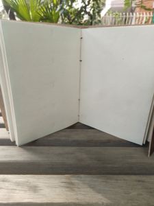 Antiguo en relieve B5 diario de cuero estilo indio Tapa dura costura lateral Correa hilo costura encuadernación para uso de oficina de negocios - Product Image 2